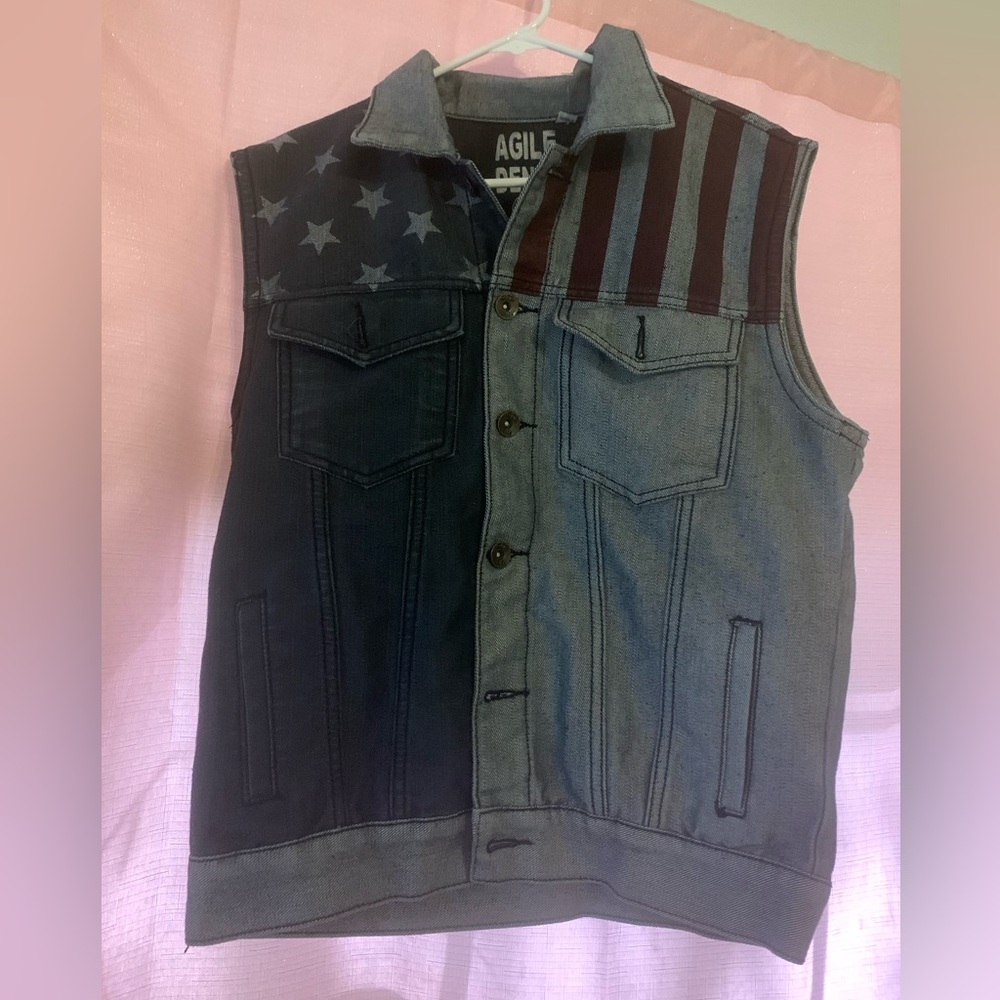 Agile denim vest